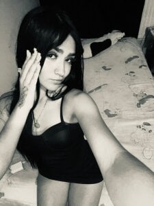 veronica_blakee Public Pic 3