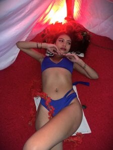 PaolaB_gI’m not looking for flowers...🌹😈图片