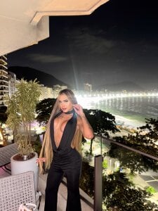 Sara_trans_hot Public Pic 9