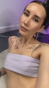 SerenaVelour Public Pic 4