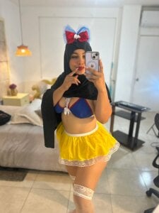 _anjum_ Princess Snow White Arab 🍎💘 Pic