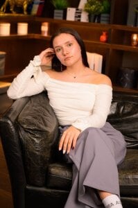 CoryBettes: Public ( 4 фото)