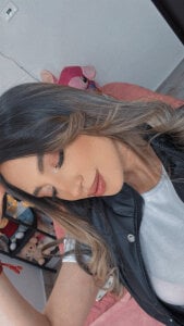 TiffanyBela Kiss🔥 รูป  2