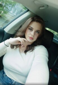 MirandaDior Public Pic 2