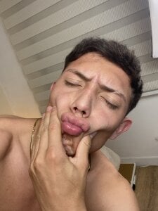 santiObrero 😈 Pic 6