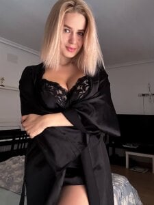 AnnaMonik_X Public Pic 3