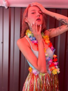 Join Belcy_loy Live Sex Chat - Profiles, Reviews, & Porn