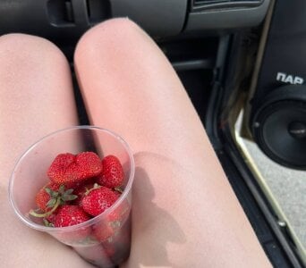 EmilyBubble Strokes of my body Foto