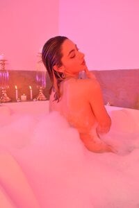 Bath Seduction de MelissaMoore_  2 Imagens