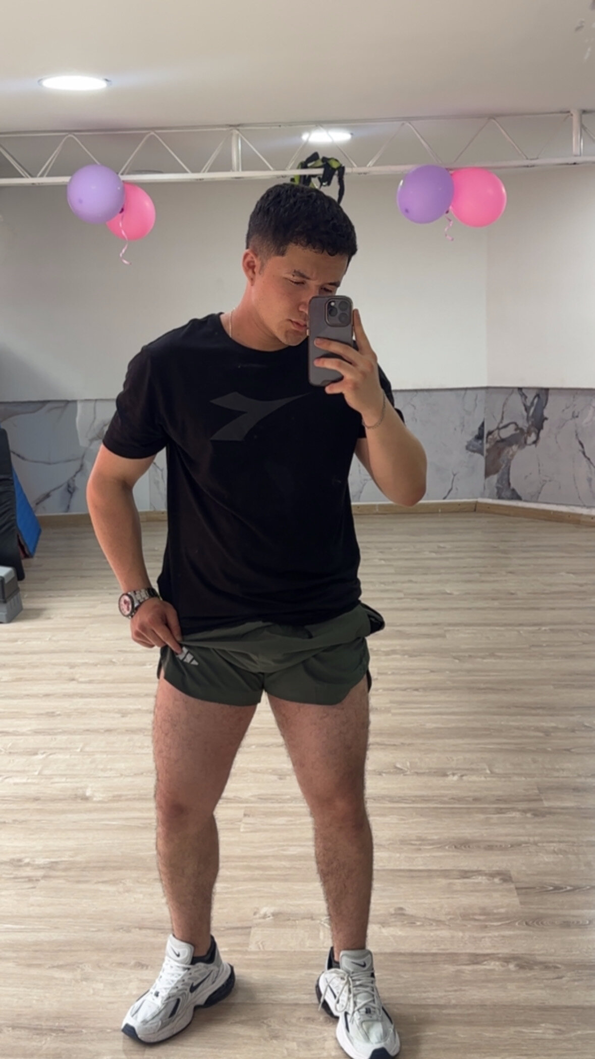 Трендове зображення  5725 Alexander_Connor