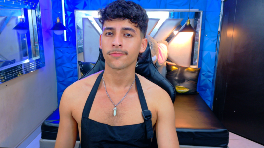 Your trusted waiter ☝️🤓 de Alan_Del_Reyx  4 photos