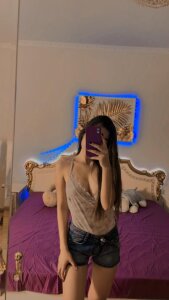 aura_kiss