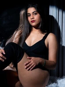 MiaOrtizCam Dark temptation 🔥🤫 slika 8