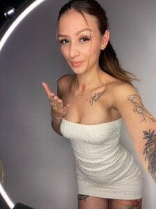 millie_byers Feel beauty ❤️‍🔥 Pic