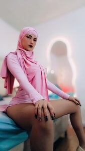 jamila_zairYou and I have a date and your clothes are not invited 😋图片