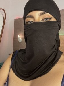 Jasmin_hamdanのTell me no… but look at me like thisの 5枚の写真