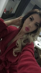 LoreennAny Priviri care topesc 😍  7. fénykép