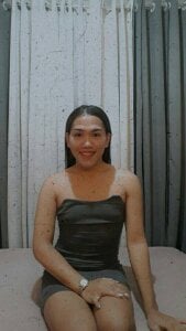 Xhugejerkingtrans YOUR ATE GWEN Pic 4