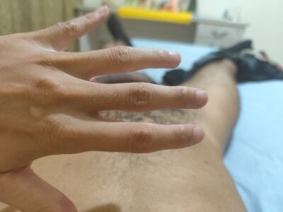 MOREN044 Public зображення