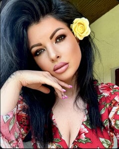 naughtymommy666 Who said that you gotta be naked to be sexy AF ?! Foto 7
