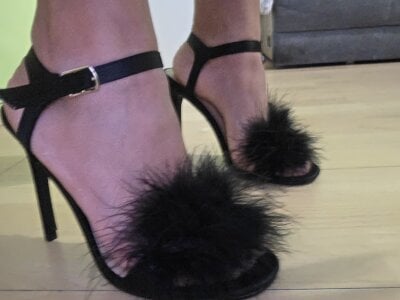 Alyna_28 Public Pic 4