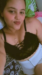 Sarah_Hills Public Pic 2