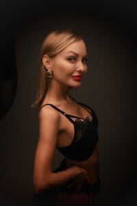 CwenFarthing 🔱The aesthetics of femininity🔱 Pic 5