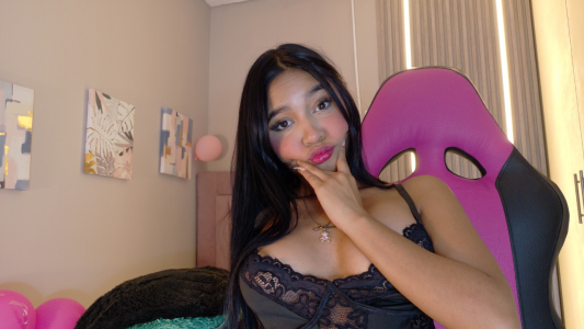 meli_peach1 my look is so hot Pic 2