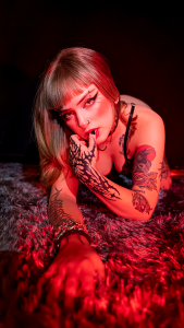 Blonndie_Noir 🔥🕯️ I rule by surrender. Pic 3