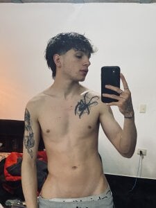 Valenr_and_Thomas Thomas 🫣🔥. Pic 7