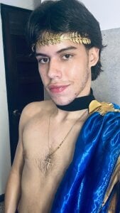 Luciangrey- 🫅🏻 Pic 2