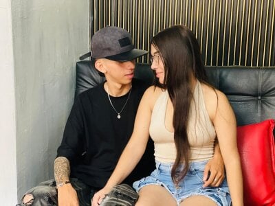 MiaAndTeylor Public Pic 5