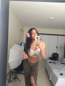 Emelyyy_ Pink Girl 圖片 3