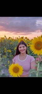 AvrillThomas You like sunflowers 🌻 Pic 3