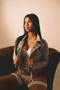 Lucia_miller1's XXX Photo Albums with Erotic Pics | xHamsterLive