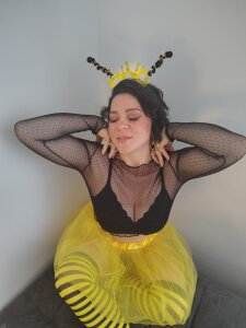 disneey2888 Abejita con miel Pic