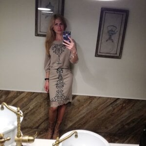 AlisaWhiteness Public Gambar