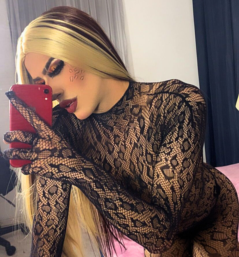 antonella_rosecs  4066. kiemelt képe