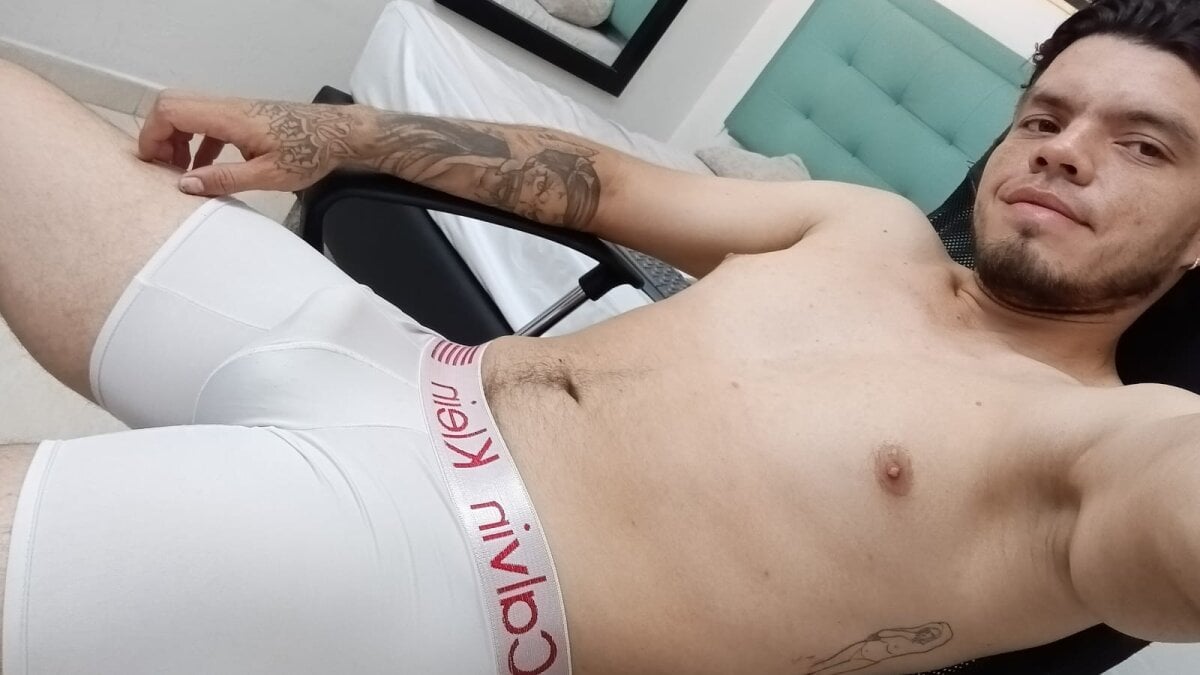  554 Gambar Sohor Kini Enzo_Turner