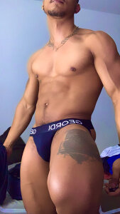 chris_adam97Public图片