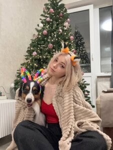 SibleyDurborow Warm New Year's hugs ❄️🤍 Pic 5