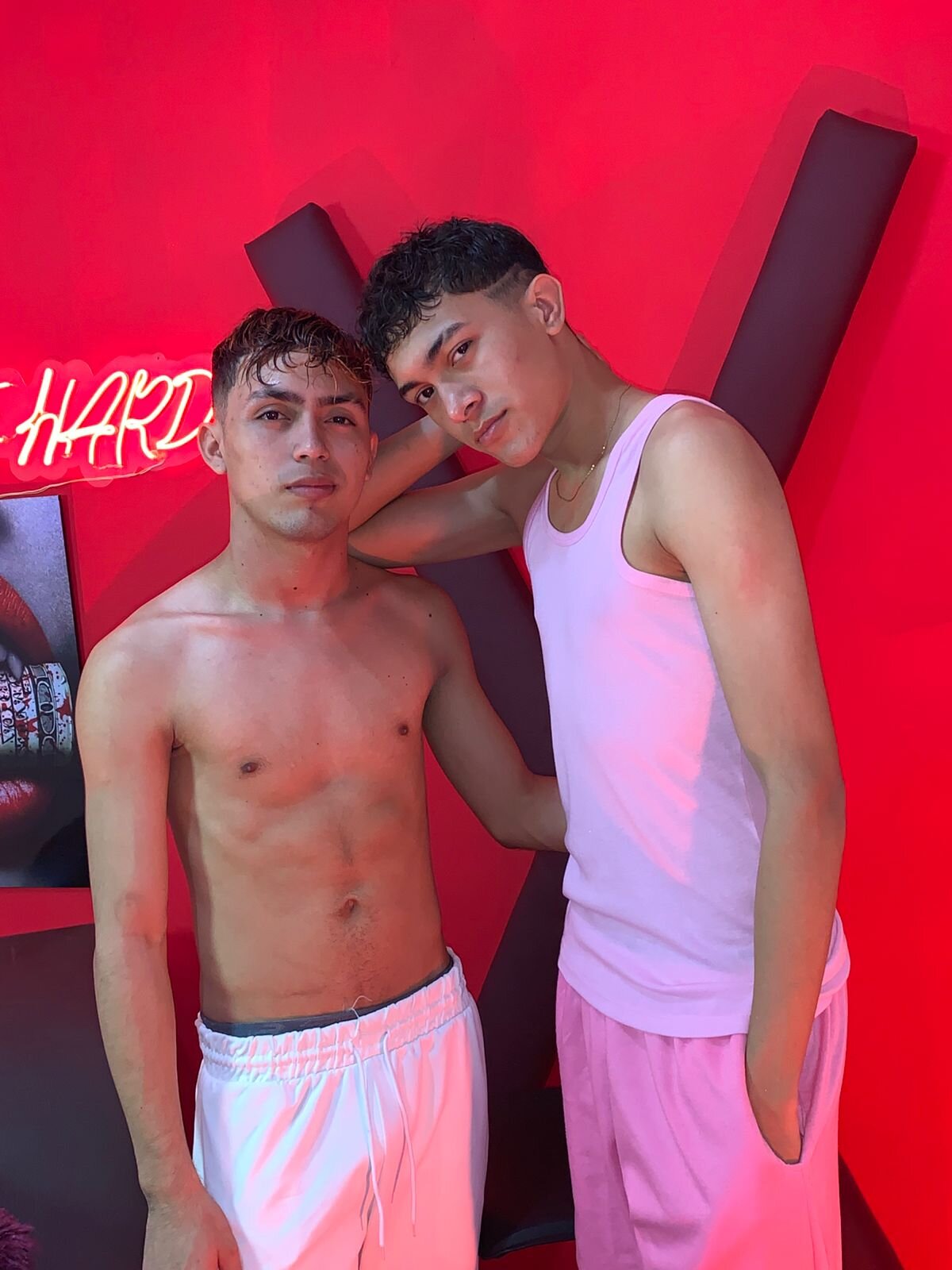 AVENGER_BOYS2026 adlı kullanıcının viral fotoğrafları:  8258