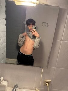 zack_randal kiss me 💋 Pic 2