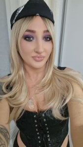 NaughtySheHot Public Pic