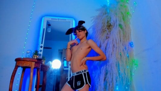 spicy_adonhis😉 Touch Me, Maybe Bild 4