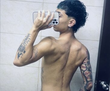 Aiden_Rivers_ Public Foto 5