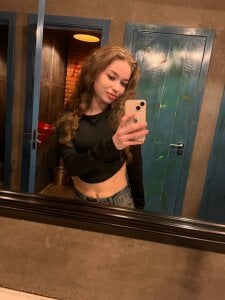 Vivian_NayytPublic Bild 3