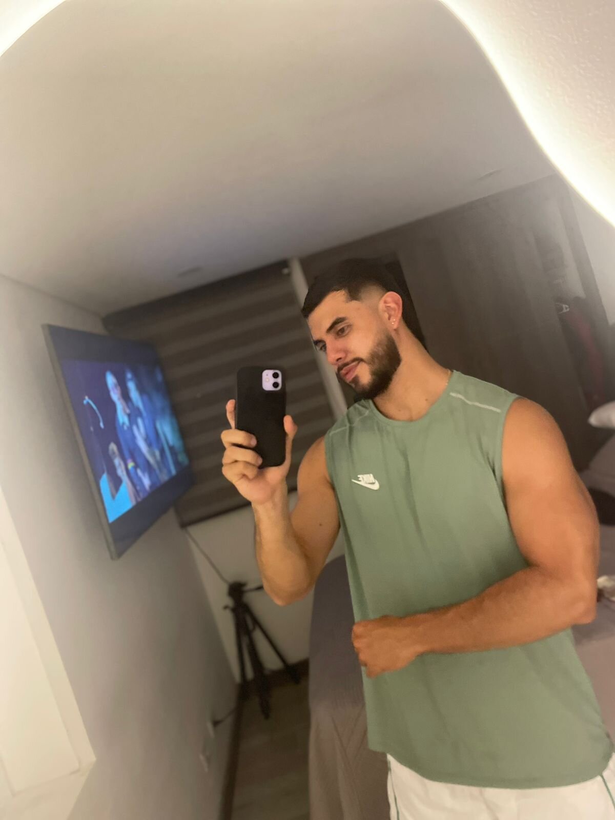 صور Dimitri_Bass الرائجة  459