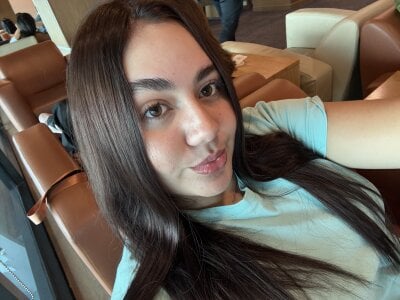 yourgirl_emy Public Pic 8