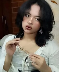 _sarahRose Public Pic 4